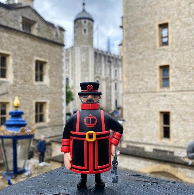 Beefeater & Raven Collectable Figure Toy - London2u